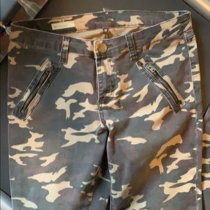 Kut from the Kloth Mia Toothpick camo jeans